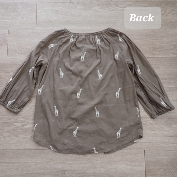 Loft Gray & White Peasant Top Size S Embroidered Giraffe Pattern 100% Cotton - Picture 12 of 13